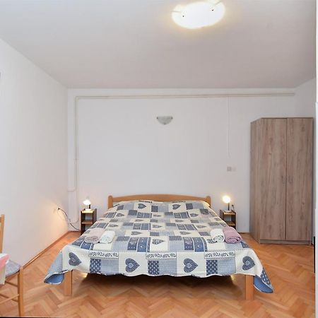 Rooms Veli Vrh 2208 Pula Bagian luar foto