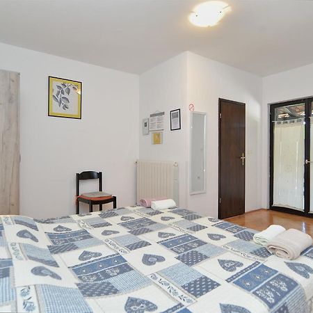 Rooms Veli Vrh 2208 Pula Bagian luar foto