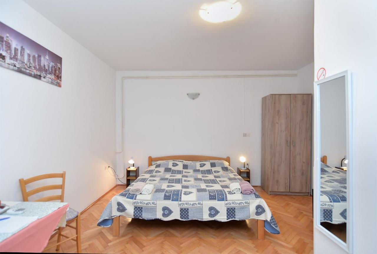 Rooms Veli Vrh 2208 Pula Bagian luar foto